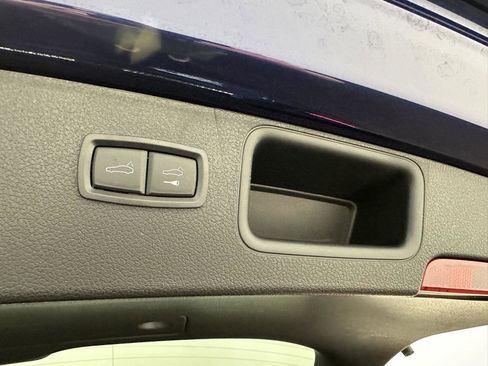 Certified 2026 Porsche Macan AWD/4WD image 38