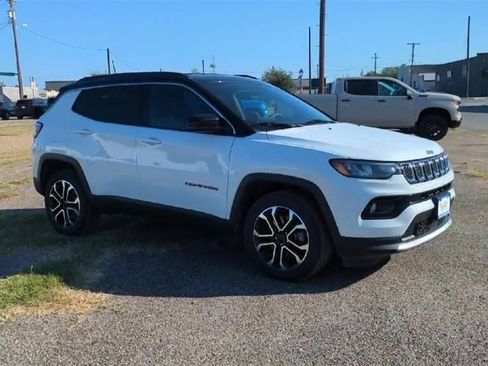 Used 2024 Jeep Compass Limited image 2