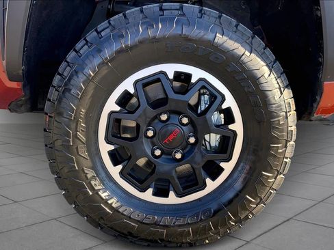 Used 2025 Toyota Tacoma TRD Off-Road image 10