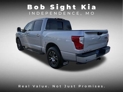 Used 2020 Nissan Titan SV w/ SV Convenience Package image 14