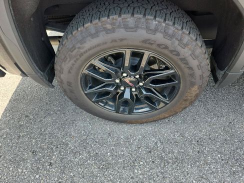 Certified 2025 GMC Sierra 1500 Elevation w/ Elevation Premium Package AWD/4WD image 6