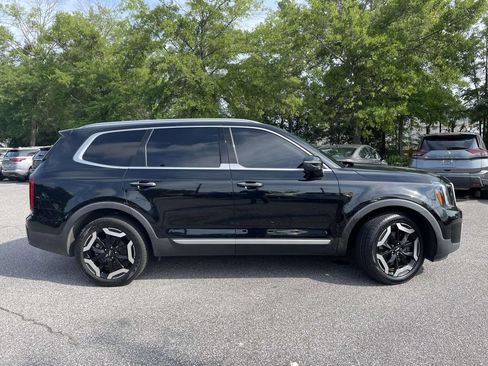 Used 2023 Kia Telluride S FWD image 2