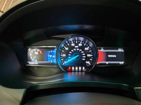 Used 2017 Ford Explorer XLT w/ Equipment Group 202A FWD image 19