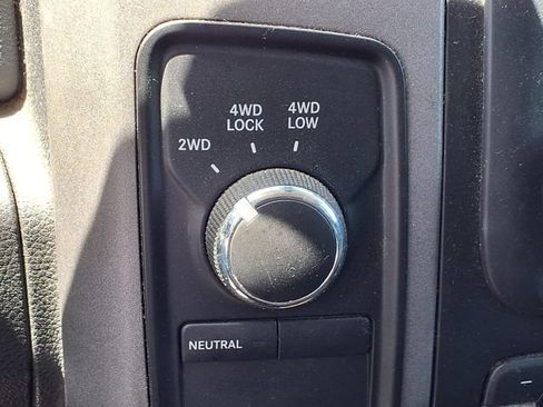 Used 2014 RAM 2500 Tradesman w/ Chrome Appearance Group AWD/4WD image 12