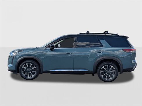 New 2026 Nissan Pathfinder Platinum image 2
