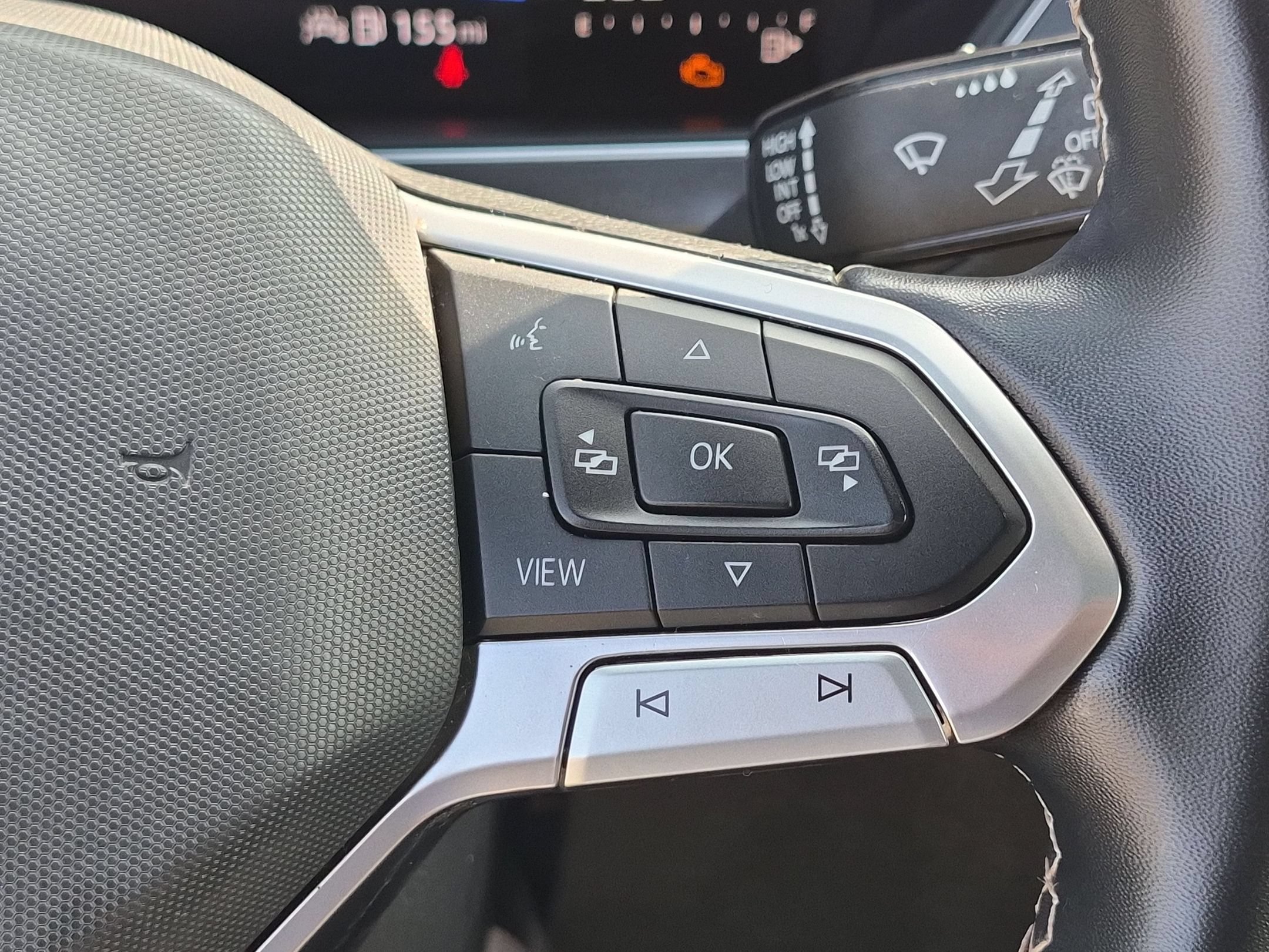 Used 2023 Volkswagen Tiguan SE R-Line FWD image 19