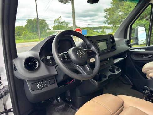 Used 2019 Mercedes-Benz Sprinter 170 image 16
