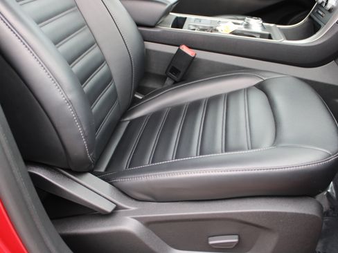 Used 2023 Ford Edge SEL image 17