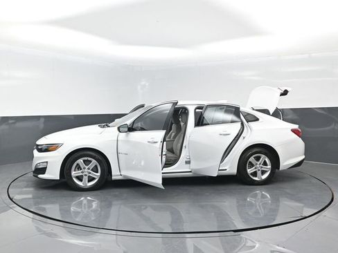 Used 2022 Chevrolet Malibu LT image 32