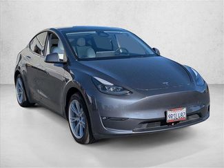 Used 2023 Tesla Model Y Long Range video 3