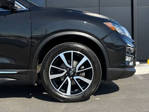 Used 2020 Nissan Rogue SL w/ Premium Package image 12