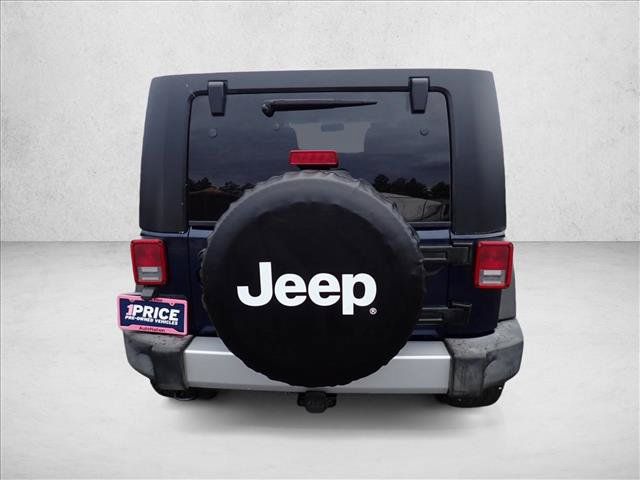 Used 2013 Jeep Wrangler Unlimited Sahara w/ Connectivity Group AWD/4WD image 3