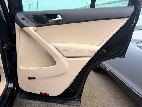 Used 2014 Volkswagen Tiguan SEL image 21