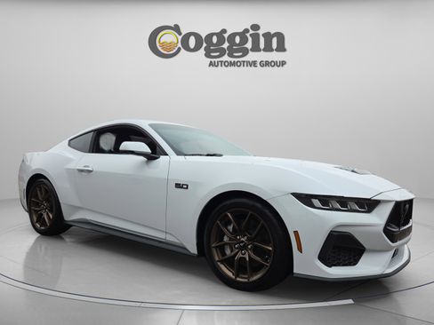 Used 2024 Ford Mustang GT Premium image 8