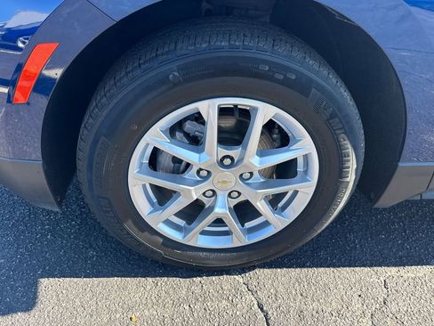 Used 2022 Chevrolet Equinox LS w/ LS Convenience Package image 12