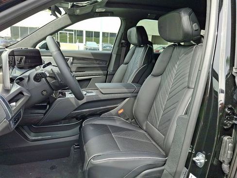 New 2026 Cadillac Vistiq Luxury w/ LPO, Floor Liner Package AWD/4WD image 8