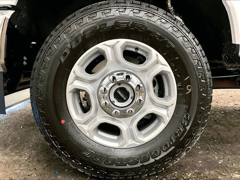 New 2026 Ford F350 XLT w/ FX4 Off-Road Package image 8