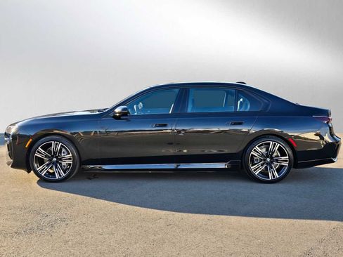 Used 2024 BMW i7 xDrive60 AWD/4WD image 6