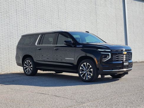 New 2026 Chevrolet Suburban High Country image 2