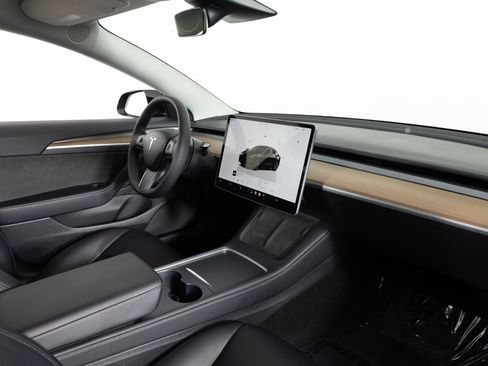 Used 2023 Tesla Model 3 Standard Range RWD image 26