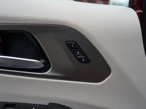 Used 2021 Chrysler Pacifica Touring-L image 13