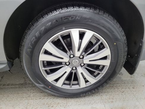 Used 2020 Nissan Pathfinder SV image 31