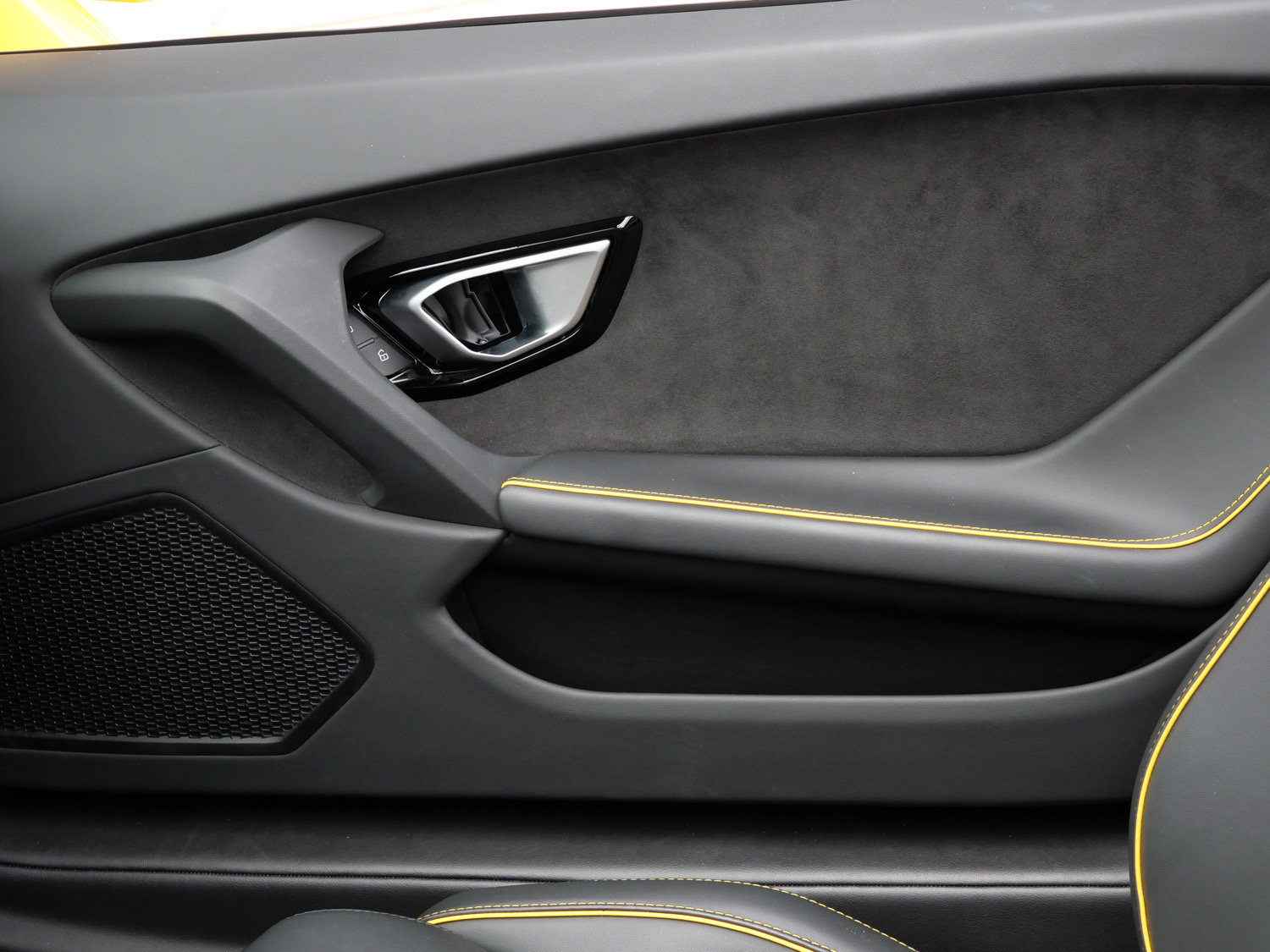 Used 2024 Lamborghini Huracan EVO AWD/4WD image 18