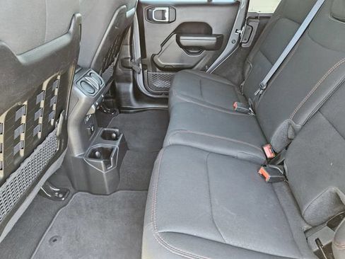 Used 2021 Jeep Wrangler Unlimited Rubicon AWD/4WD image 29