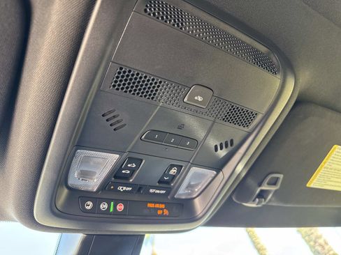 Certified 2025 Cadillac XT6 Premium Luxury image 32