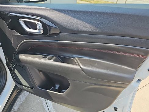 Certified 2025 Jeep Compass Trailhawk w/ Trailhawk Elite Group AWD/4WD image 27