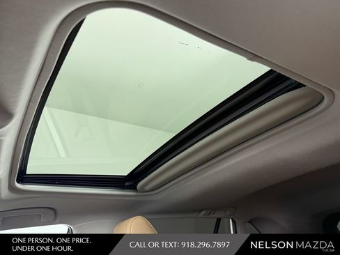Used 2020 Toyota RAV4 XLE Premium FWD image 32