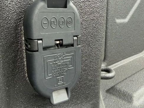 Used 2025 GMC Sierra 2500 AT4X image 15