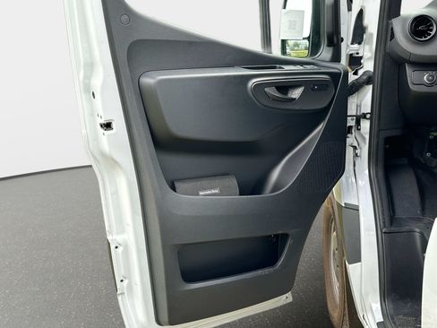New 2025 Mercedes-Benz Sprinter 2500 image 13