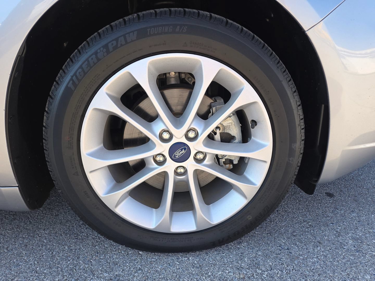 Used 2020 Ford Fusion SE FWD image 37