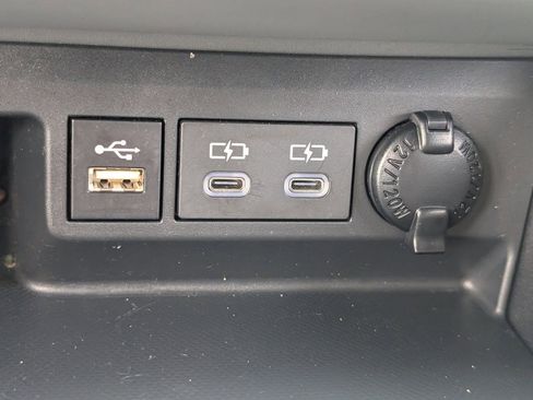 Used 2024 Toyota Highlander Platinum FWD image 17
