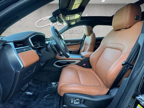 Used 2023 Jaguar F-PACE R-Dynamic S AWD/4WD image 19