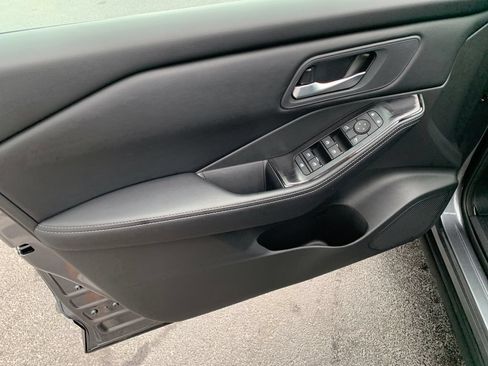 Used 2026 Nissan Rogue SV w/ Cold Weather Package FWD image 19
