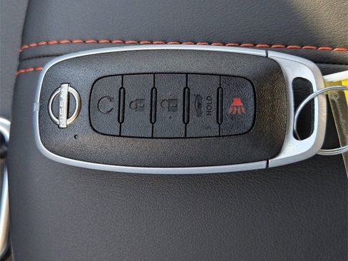 Used 2025 Nissan Sentra SR w/ SR Premium Package image 25