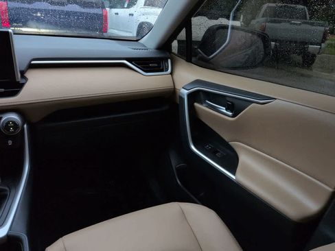Used 2025 Toyota RAV4 XLE Premium FWD image 16