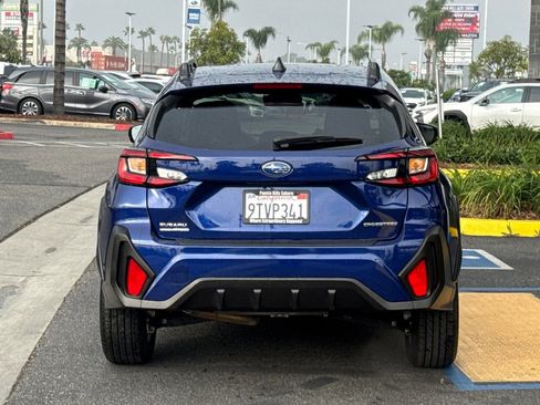 Used 2025 Subaru Crosstrek 2.0i Premium image 5