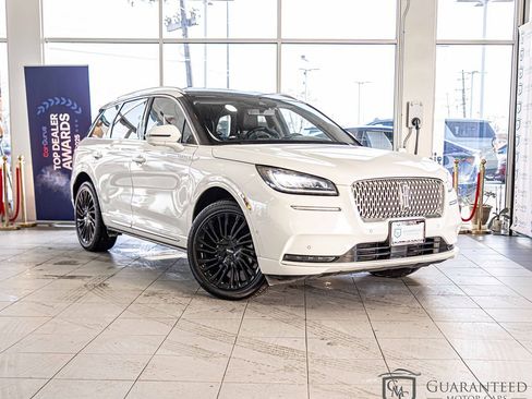 Used 2021 Lincoln Corsair Reserve w/ Equipment Group 201A image 3