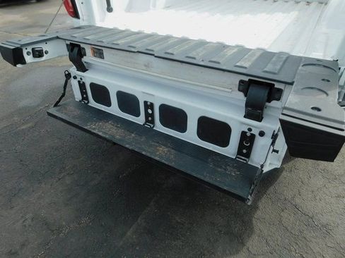 Used 2025 GMC Sierra 1500 SLT image 13