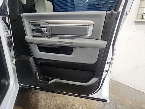Used 2019 RAM 1500 Big Horn AWD/4WD image 23