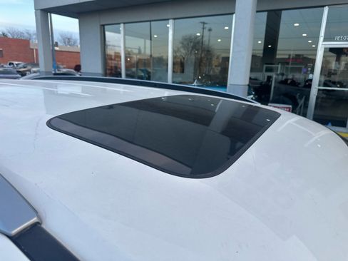 Used 2017 Honda Pilot Touring image 10