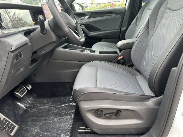New 2026 Volkswagen Tiguan SE R-Line AWD/4WD image 18