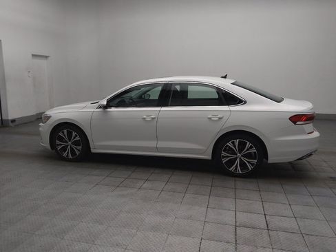 Used 2021 Volkswagen Passat 2.0T SE FWD image 3
