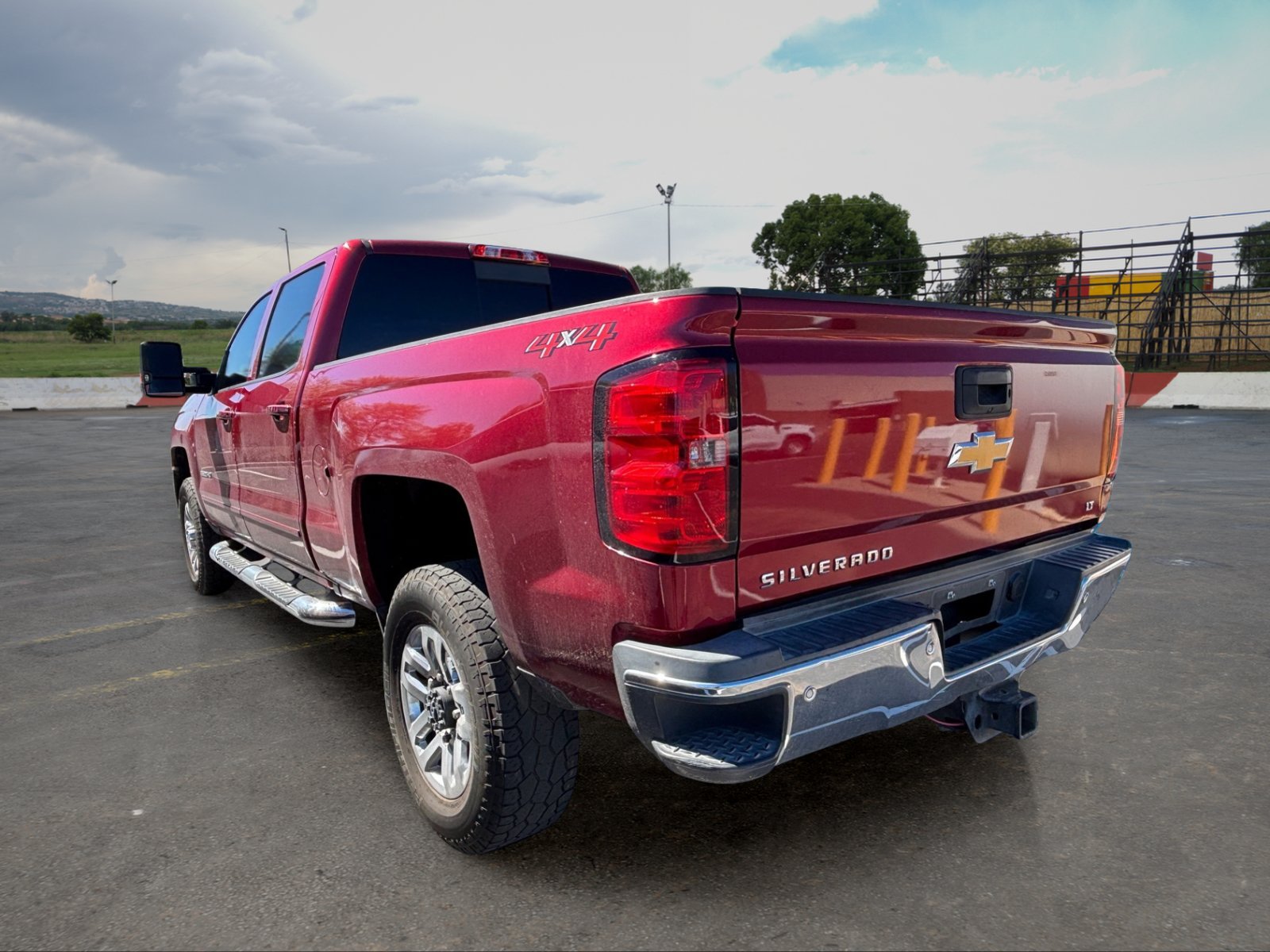 Used 2019 Chevrolet Silverado 2500 LT w/ LT Plus Package AWD/4WD image 4