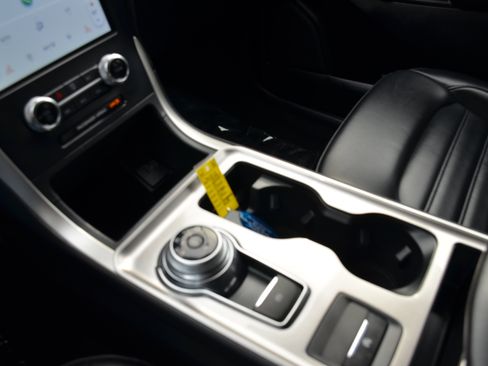 Used 2024 Ford Edge SEL image 13