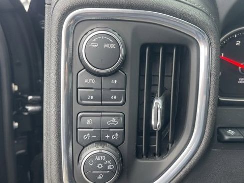 Used 2023 Chevrolet Silverado 3500 High Country image 13