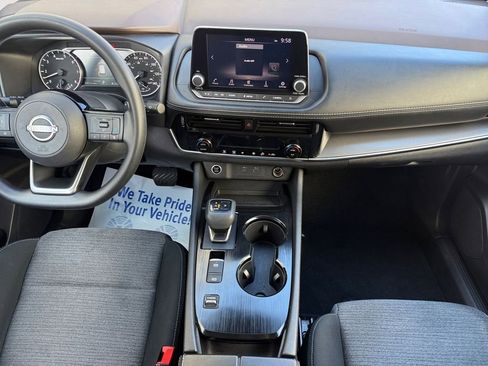 Used 2023 Nissan Rogue SV image 11